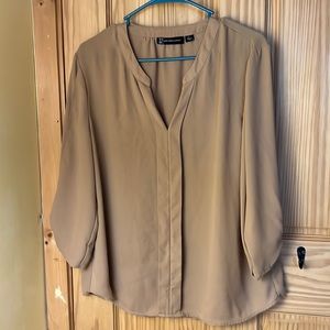 tan blouse!